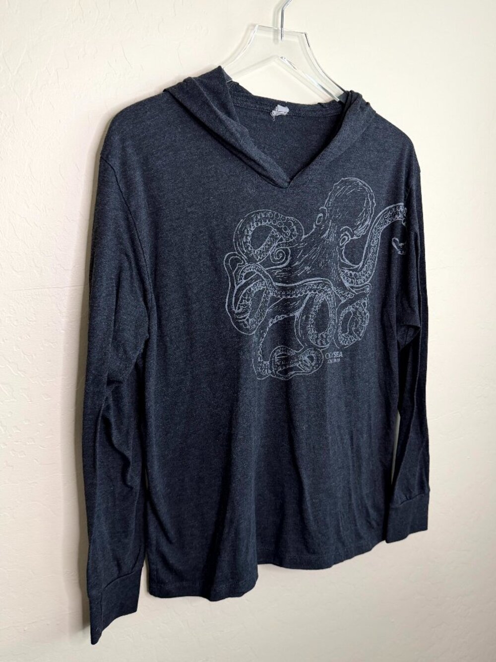 Odysea Aquarium AZ Gray Lightweight Hooded Long Sleeve Unisex Top Large